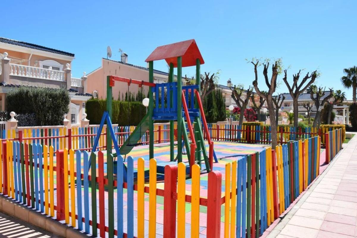 Gran Alicante Bungalow In Beach Resort Puerto Marino Bagian luar foto